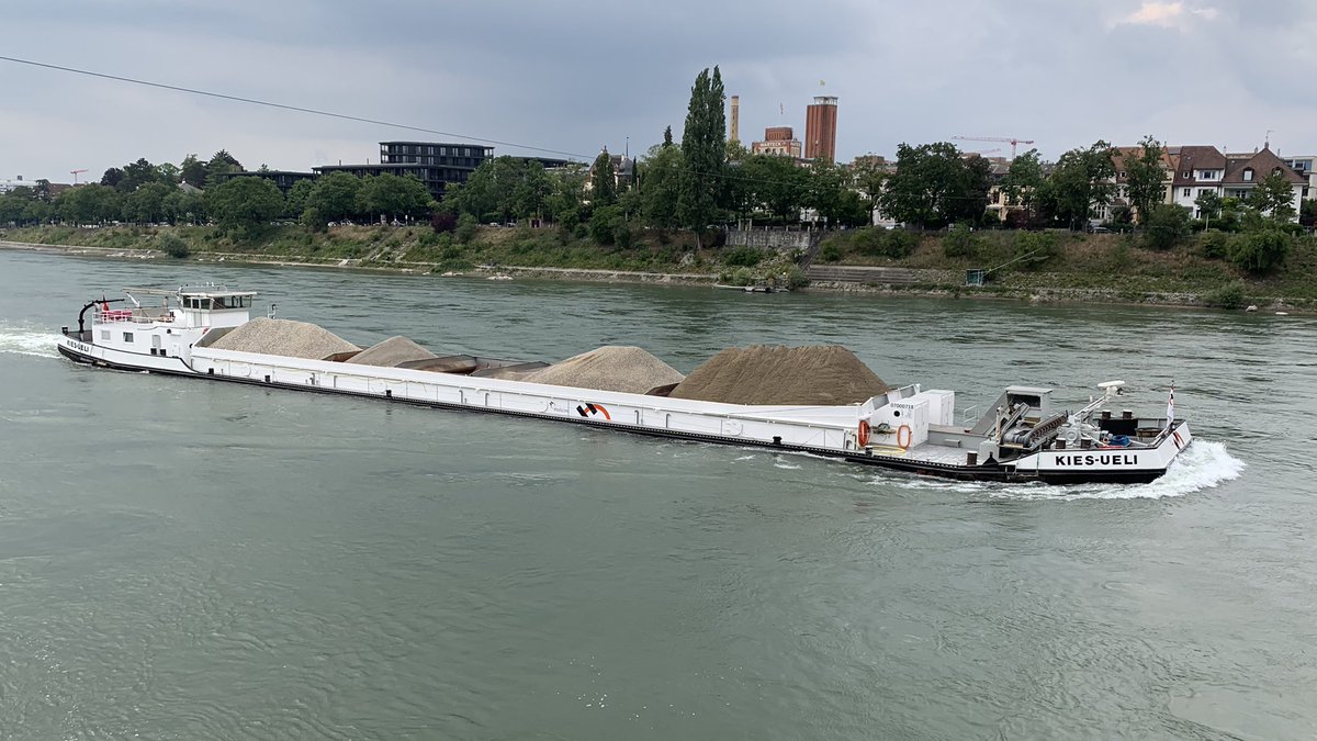 maritimebasel's tweet photo. KIES UELI eastbound at St Alban this evening #maritimebasel https://t.co/ay7sKYuea4