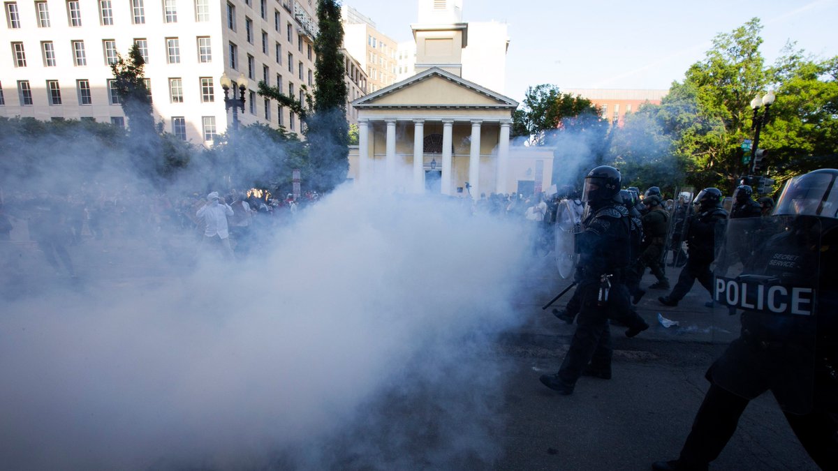 NEW from PHR: A Protester’s Guide to Preparing for, Protecting Against, and Treating Tear Gas and Other Chemical Irritant Exposure

phr.org/our-work/resou…

#RightToProtest