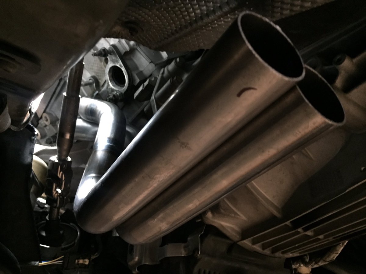 _Hangar1's tweet photo. Fabricación a medida de Headers en 1 3/4” mandrilado para Mustang 😎 @FordMX #mostrang inspiración @frankymostro @MRKONS unos para el Kwid 😁😎 https://t.co/FYO8LpUHuM