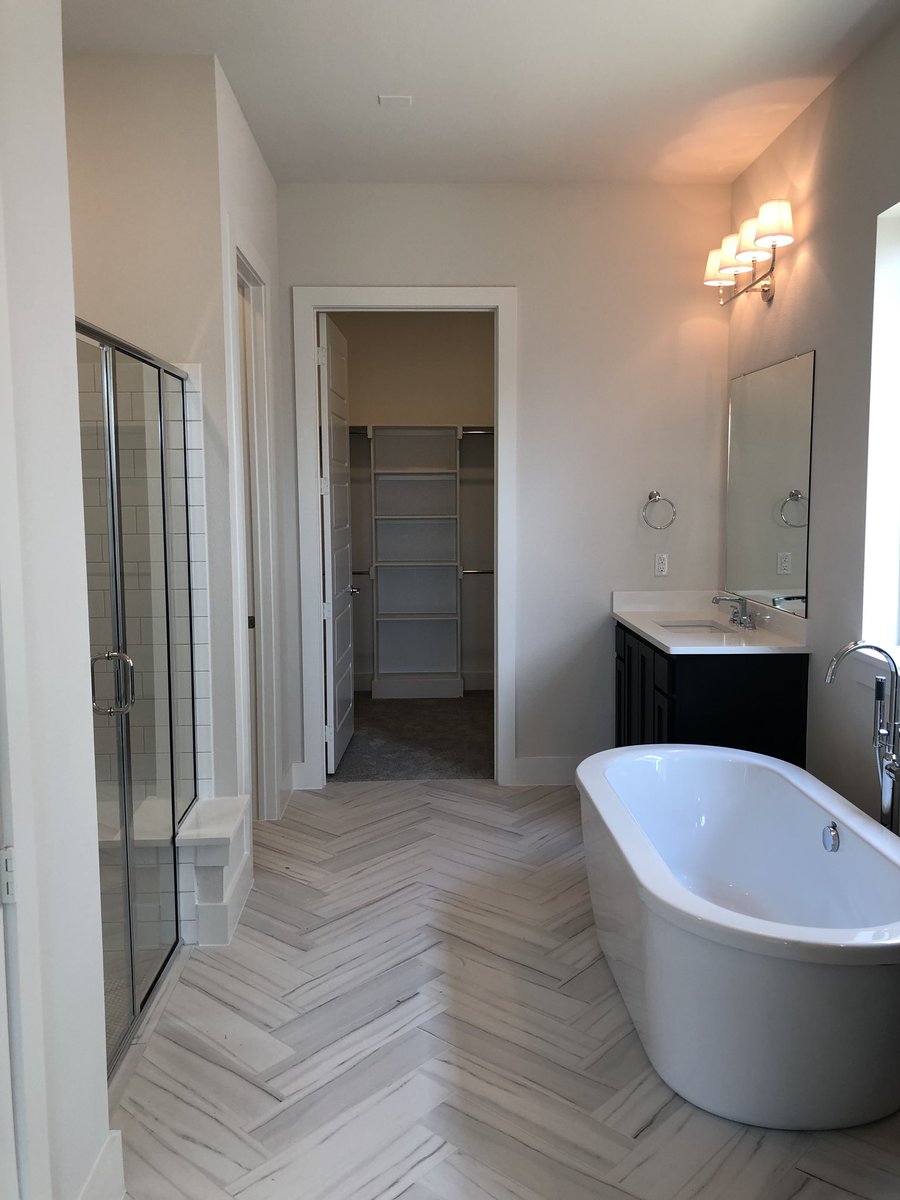 TristanGHill's tweet photo. this is what $400 a month gets you in texas https://t.co/EftpbTgYIp