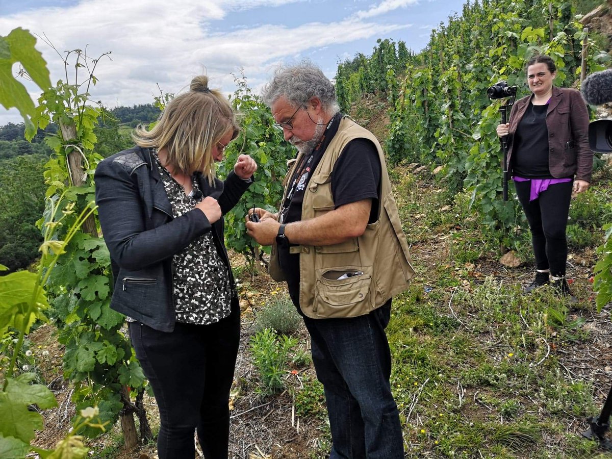 domainefinon's tweet photo. Tournage avec l'équipe de https://t.co/TXdoJLv8Fq !
Bientôt le reportage !

#reportage #filming #wine #ardèche #domainepierrefinon #vineyard #winery https://t.co/oQIxeWC8ch