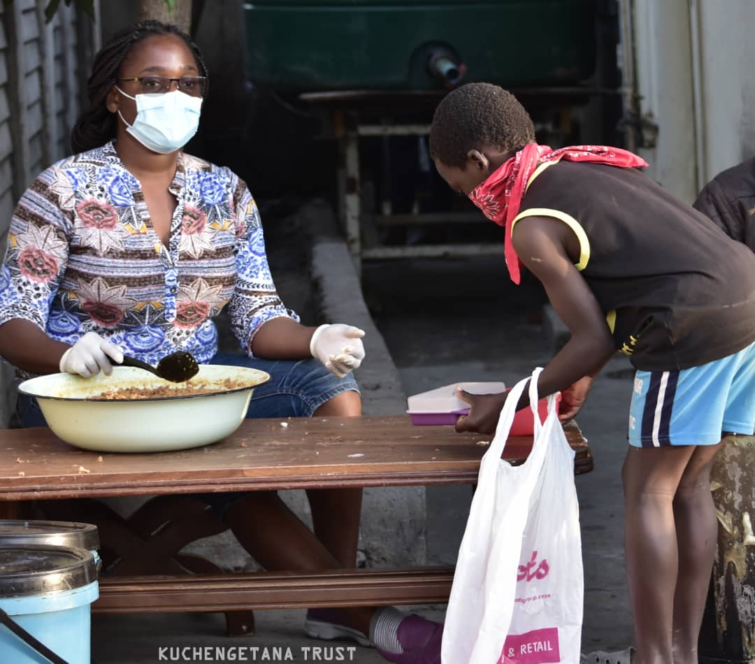 Semalho's tweet image. Day 57
Porridge: 872 children
Supper: 2055 people

Served Sadza and Soya Chunks
Back up dishes:

20 packets lacto
8 Cabbages

We are now using 120kgs mealie meal per day