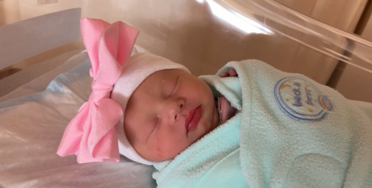 kaleighhenry0's tweet photo. welcome to the world my beautiful angel, Paisley June. 🌸 https://t.co/pTlQKH3CvU