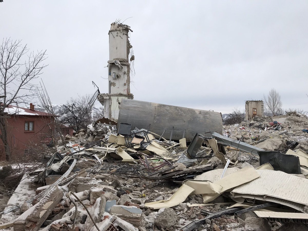 nihatbuyukbas's tweet photo. Harput’ta, Palu’da tarih, Hazar’da turizm, Keban’da enerji, Kovancılar, Karakoçan, Arcak’ta hoşgörü, Ağın’da kültür, Baskil’de Feti Sekin, Alacakaya’da mermer, Maden’de bakır, Elazığ sizi sevgi ile karşılayacak. Bir orkestra şefi ahengiyle yönetmenizi dileriz.
Hayırlı olsun. https://t.co/Yl7LUWXl6d