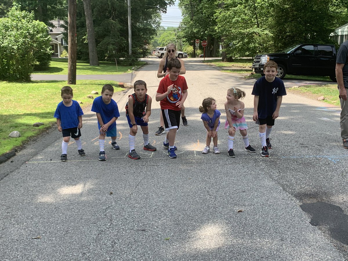 JulieRutiglian1's tweet image. #monroestreet #virtualfunrun @Hubbard_School @GravalisPE  #WellnessWednesday we can do EVERYDAY!! These kiddos crushed the goals set before them. Big kids ran 1 mile &amp;amp; biked 1 mile. The 4yo’s did .5 mile run &amp;amp; .5 mile bike. So proud of their dedication &amp;amp; perseverance!