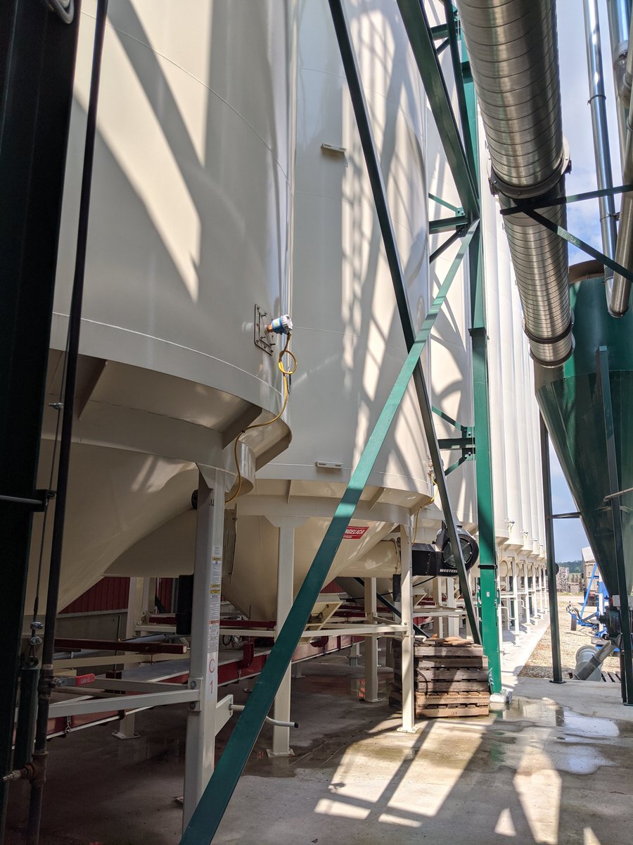 thewheatteam's tweet photo. Big day here as the new treating Facility project starts.  Phase two of a very large project started last year. Phase one completed last August with a new clean seed handling system. #meridian #usc @Dynamic_2007 #ernewein https://t.co/Ij44YuB3ZA