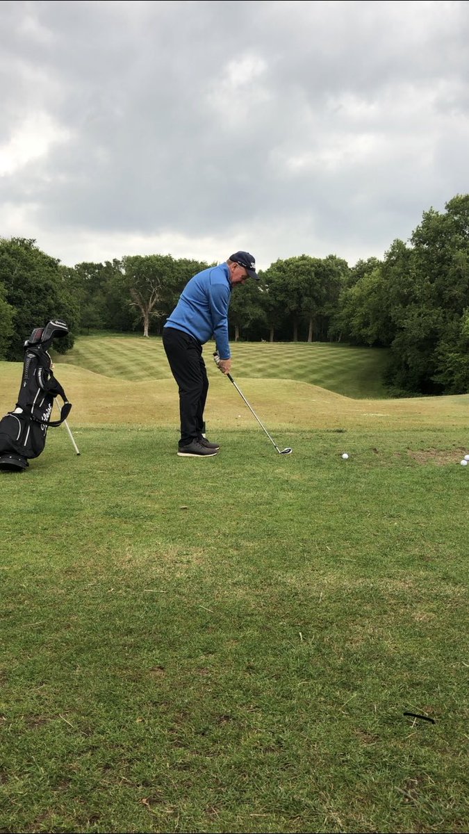 ScottCurtisGolf's tweet photo. It’s nice to be back teaching the members @GolfNewport @TrackManGolf  #golfcoach #socialdistance https://t.co/6Gf8oAp2Qc