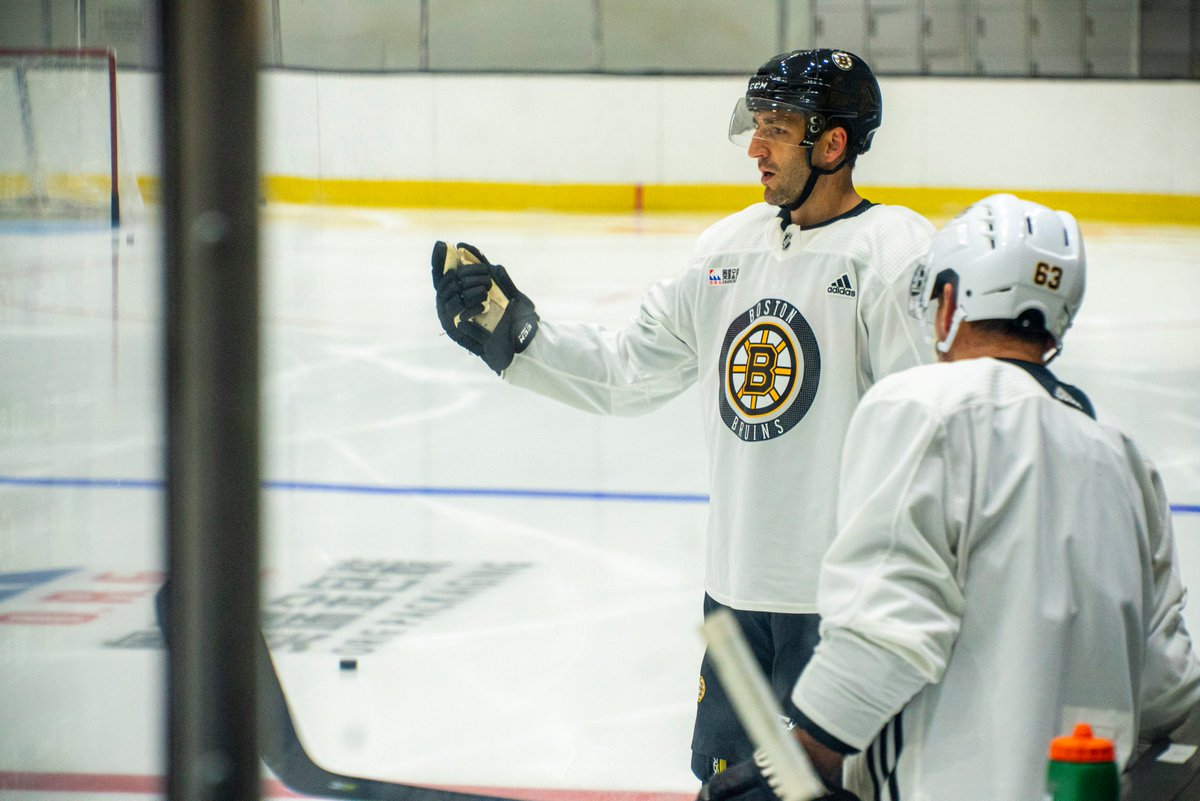 NHLBruins's tweet photo. A fitting return. 💯

Full Photo Gallery: https://t.co/DZwcmwoart

#NHLBruins https://t.co/hN9FHjfOvk