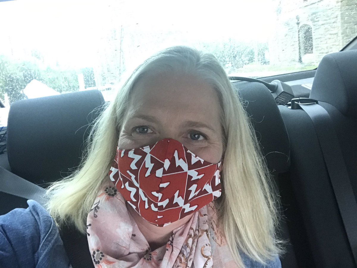 Wearing a face mask is a simple #ActOfKindness that protects the health and well-being of those around you. 🇨🇦

Le port du masque est un geste simple de gentillesse qui protège la santé et le bien-être des personnes qui vous entourent. 🇨🇦