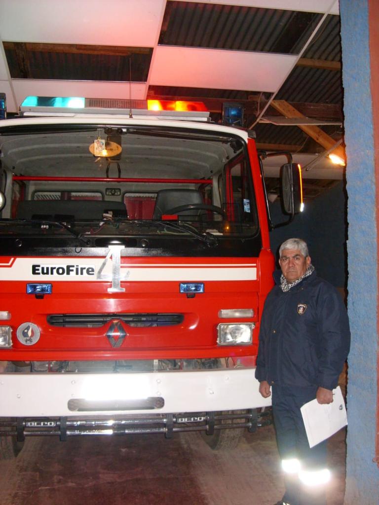 Comunicamos el sensible fallecimiento nuestro Bombero e Instructor ANB. Sr. Miguel Arenas Lagos. (Q.E.P.D). Quien en vida formó bomberos a lo largo de todo el territorio nacional. <a href="/ANB_Chile/">Academia Nacional</a> <a href="/CBSJM17/">CBSJM</a>