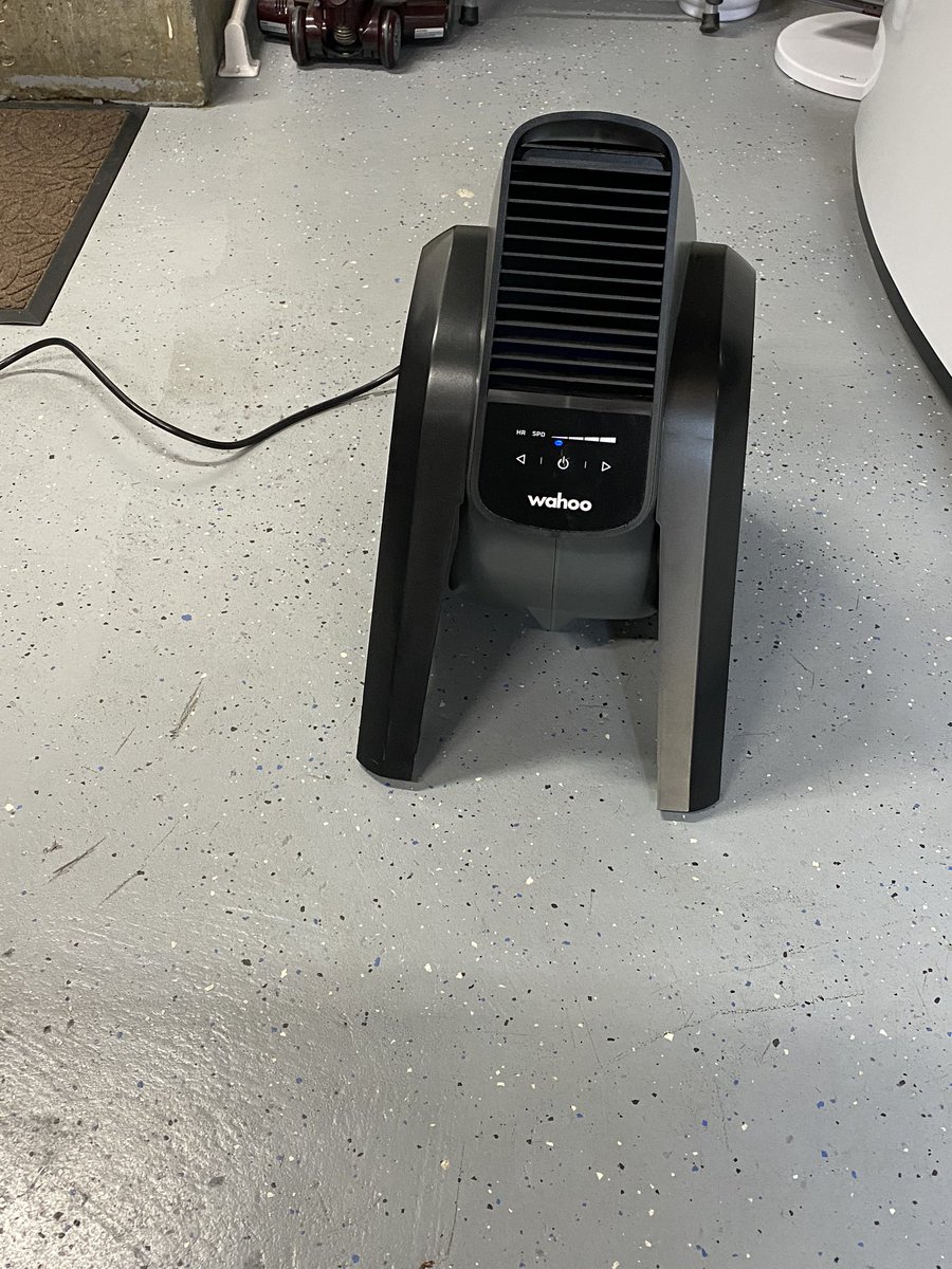 ccie6872's tweet photo. The @wahoofitness headwind makes for a great home/garage office companion during the warm afternoons #wfhlife https://t.co/aWWkTeme2P