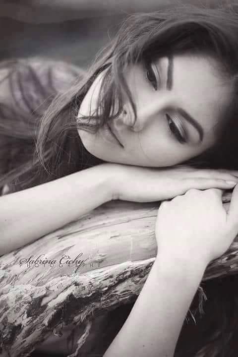 гамгин она. йиглаган кизлар 37. сен йиглама. тахмина самадова. йиглаган расми.