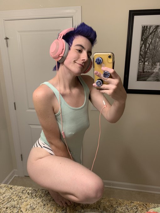 Aeon ✨’s pics and videos