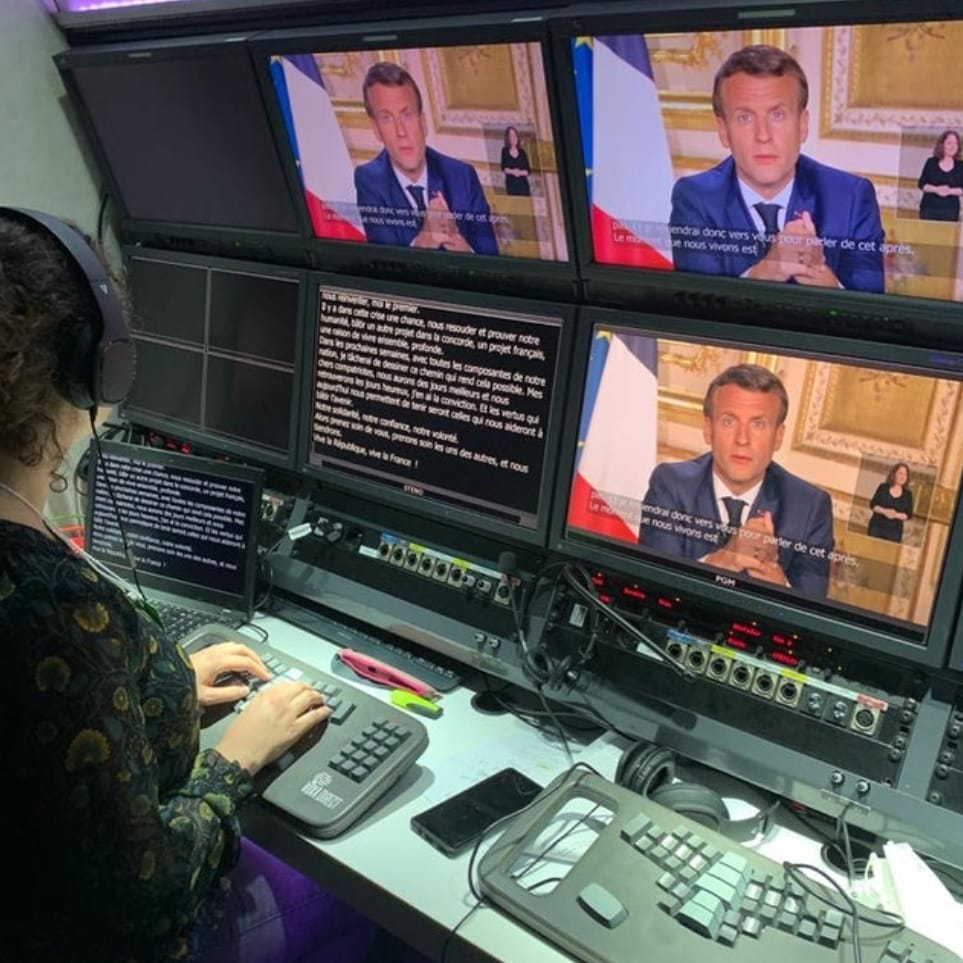 VoxaDirect's tweet photo. Merci @FloraSld pour cette interview sur le métier de vélotypiste 😉
A découvrir ici : https://t.co/0DzHjhqXrb
#voxadirect #vélotypie #soustitrage #soustitres #vélotypiste #EmmanuelMacron https://t.co/Iz3pzgrnUe