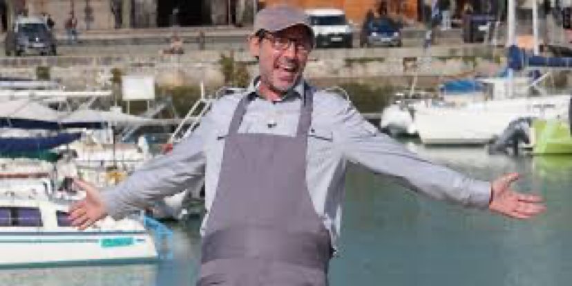 leaa_linfini's tweet photo. Tout twitter quand Adrien a soulevé la cloche 😍 #TopChef https://t.co/fIOCEZeEns