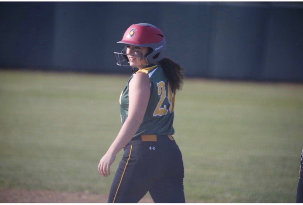 HornetsSBGames's tweet photo. Highlighted Senior: Julia DiNapoli
A 3-year NRHS varsity player, Julia’s team qualified for the tournament every year and won the DII North Championship in 2018. Julia played both shortstop and second base. She’s off to Quinnipiac to major in accounting in the 3+1 program. https://t.co/5VNx3Y1mib