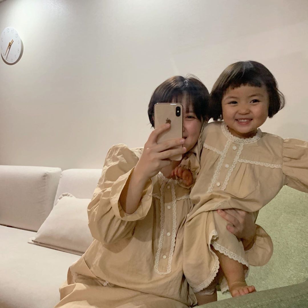 _jinmiran's tweet photo. 엄마 랑 나와😙❤️ https://t.co/DHsfvQRcnX