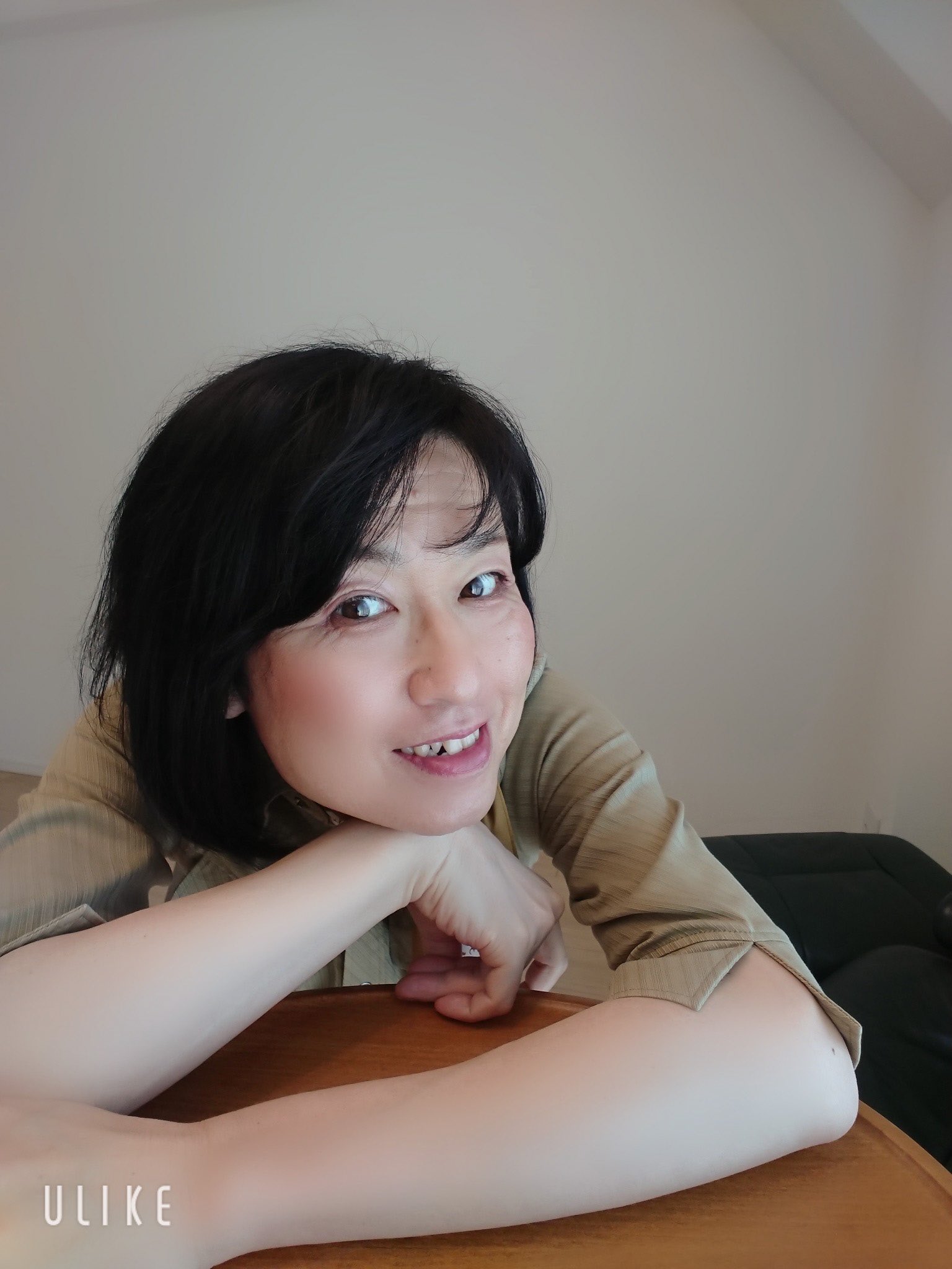 隷美 Marie Murasame 顎に手を当てる仕草は 男女により違うらしいですね 男性は 髭を撫でる仕草から来ているともいわれています 女性は 髭が無いので どうでしょうか 昔 パリに数カ月いた時にロダン美術館へ2回行き ロダンはどうして顎を右手で