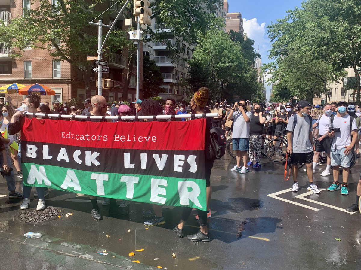 JohnnyBoston1's tweet photo. Future history in the making...#Rallyagainstracism #BLM #Protest #standup #Newyorkcity #Blacklivesmatter #Icantbreathe #policebrutality #outraged #Justiceforall #needstostop #GeorgeFloydProtests https://t.co/MKFC9y6fLF