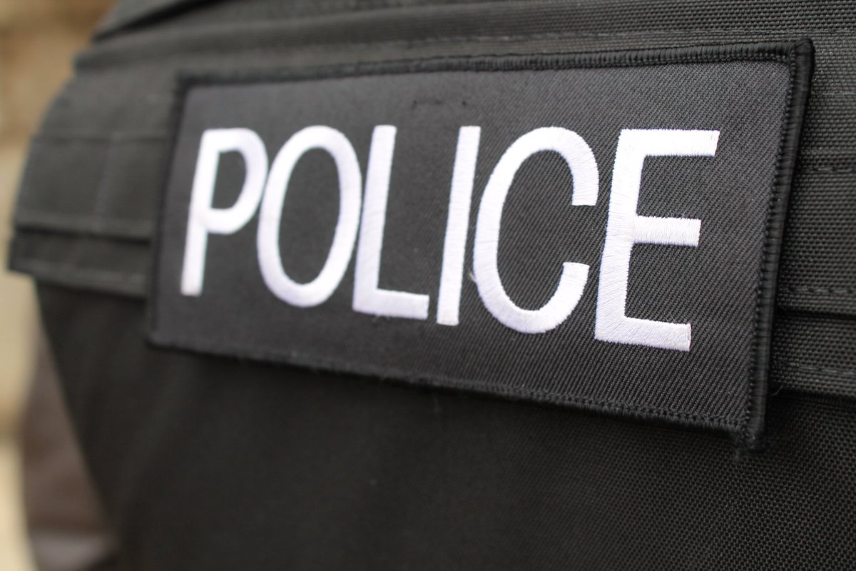 There is a dangerous narrative emerging right now that British Police officers are the bad guys. It’s utter nonsense. They really are not. They are just trying to keep people safe and do the difficult job of upholding the law. This narrative is getting cops hurt. It’s not on.