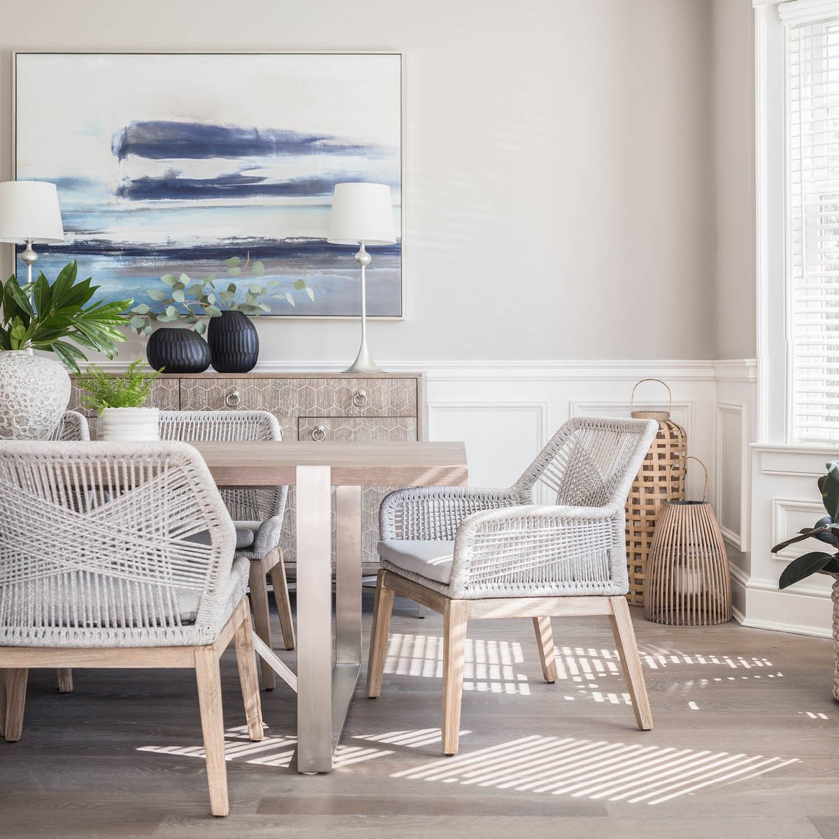 Admiring this stunning installation shot featuring "Horizon's Break" on canvas by the wonderful <a href="/Keri/">Keri</a> Mckay Interiors. The costal blue palette of "Horizon's Break" always conjures daydreams of a summer getaway. 
.
.
.
.
#homedecor #modernhomes #luxurylifestyle
