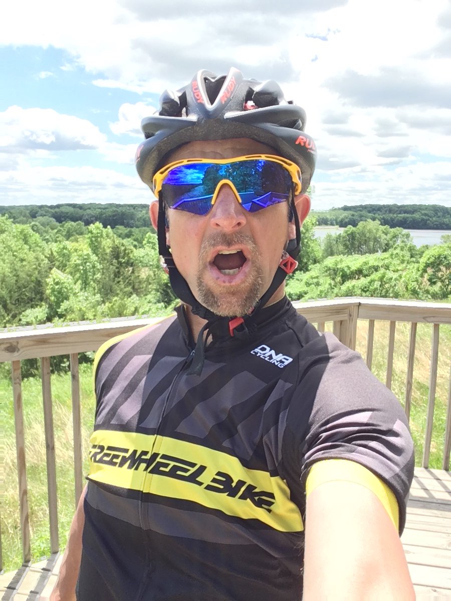 gottahaveheartt's tweet photo. Seeing the world from two wheels! #cycling #adventure 
Fanatic! @Freewheel_Bike  
#trekbikes https://t.co/5rHWu6TP0W