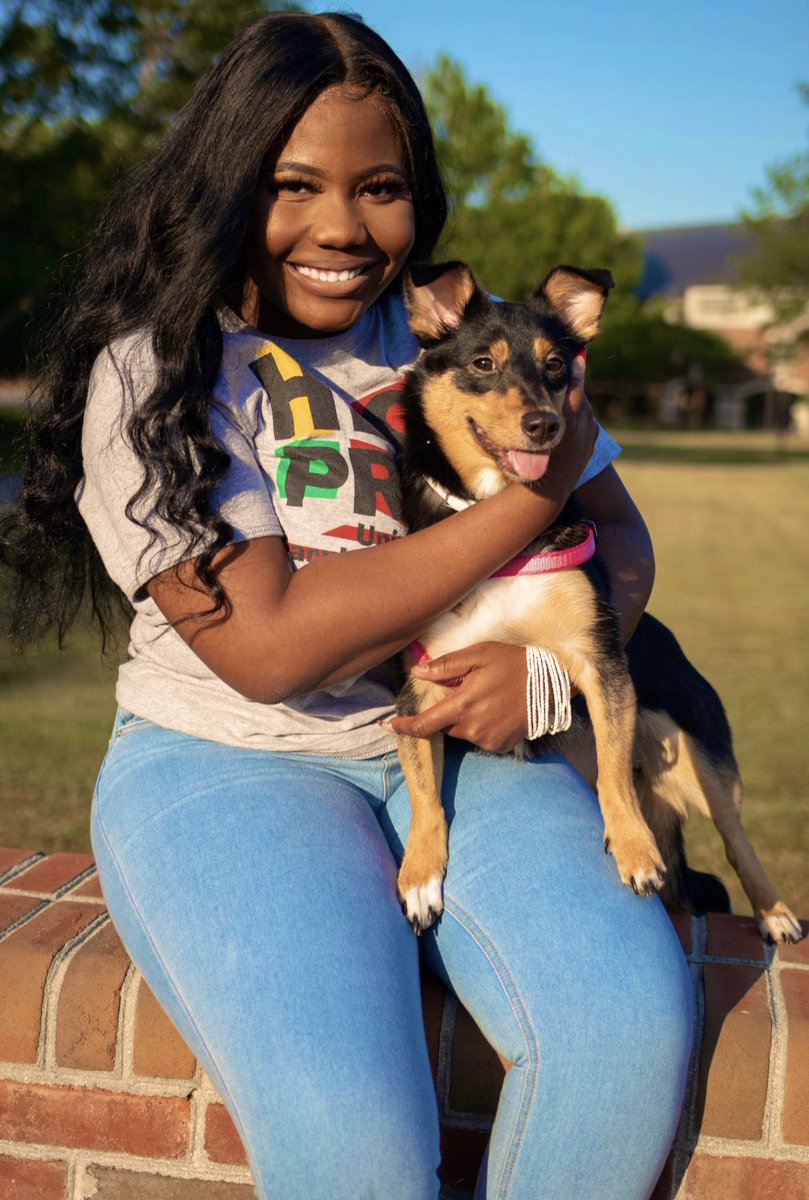 Estar_509's tweet image. Not first in my class, but first in my family! Just a little Haitian girl trying to make it out the hood! It’s only up from here! CASE CLOSED! 👩🏾‍🎓🥳🍾🇭🇹

Psalms 4:13 “I can do all things through Christ which strengtheneth me.”
#umesalumna #firstgengrad 

Photographer📸: @C1cxro