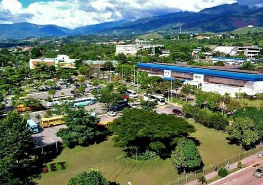 andreaochoaf's tweet photo. Mi 2do hogar ❤️ las más guapa @UNEToficial https://t.co/zc10VmDqqA