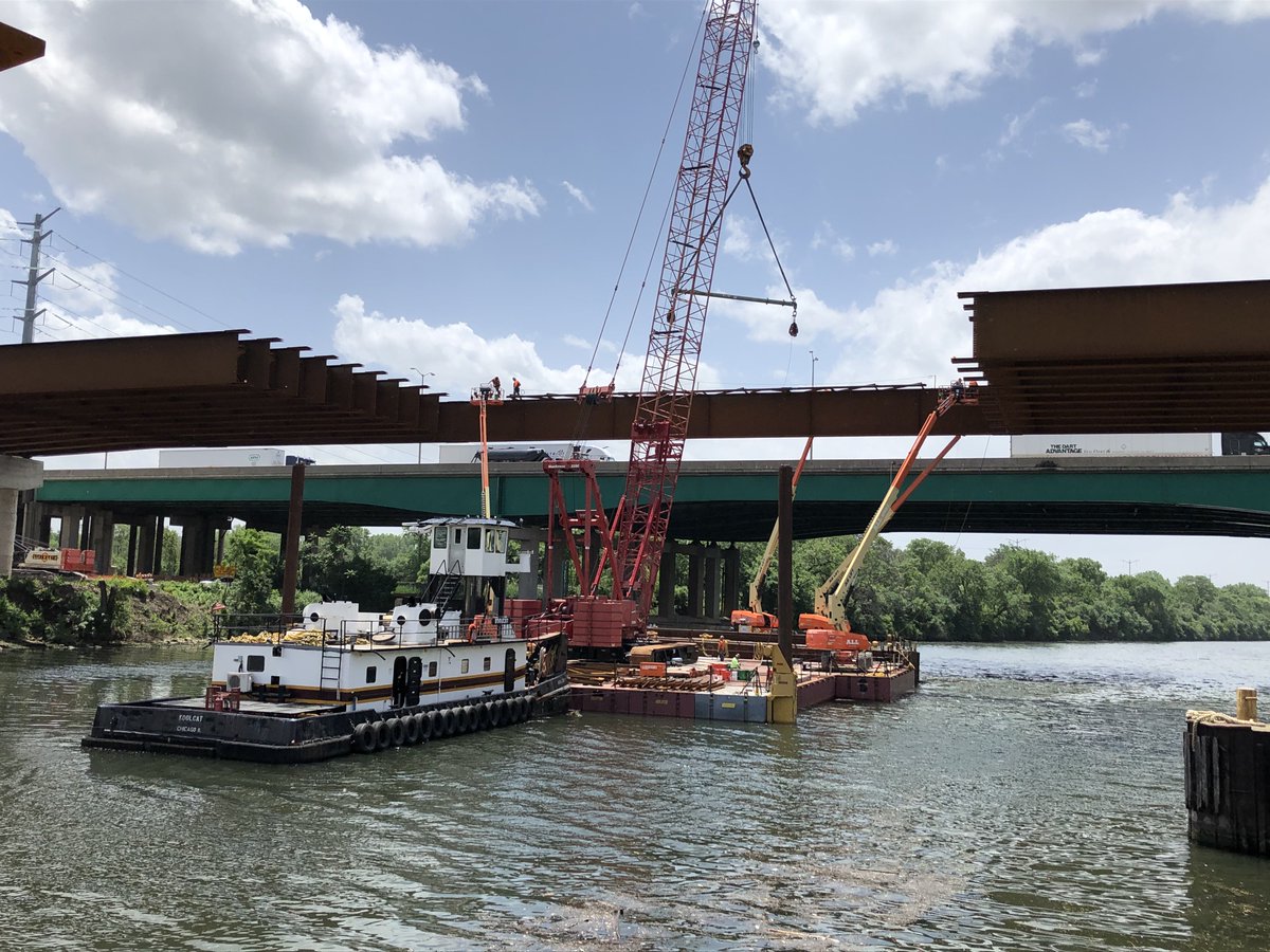 BowmanCG's tweet photo. Tri-State Mile Long Bridge - Successful installation of first girder closure piece connecting already erected segments over the Chicago Sanitary and Ship Canal for the @ILTollway. Bowman is providing CM Engineering Services on this project. #milelongbridge https://t.co/ptvKaXuswv