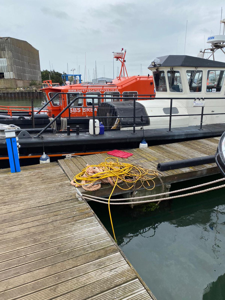 LC patriot and SBS Breakwater doing pax and cargo runs in lowestoft. 

#marine  #boating
