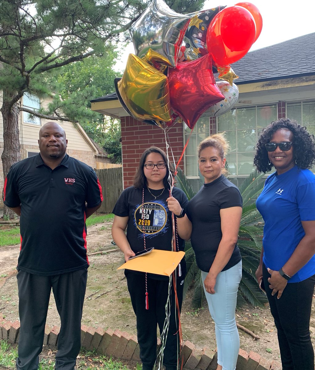 WestfieldCCC's tweet photo. We are proud of you, Nataly, for being one of Spring ISD's seniors who received the Mexican American School Boards Association (MASBA) #masbascholars scholarships! Congratulations and continue to soar in the Fall at Houston Baptist University.🙌♥️ https://t.co/fkqi09Xif3