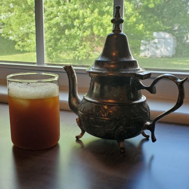 Daily tea timeIced Moroccan mintTea changes significantly when iced. The base flavor of Moroccan mint (gunpowder green and fresh mint) is great iced, but I'll need to figure out how to increase the strength without also raising the bitterness. Will keep working at this one.