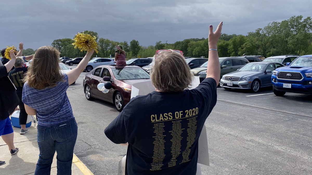 DLDistrict76's tweet photo. Congratulations Class of 2020! It was so amazing to see you at West Oak for the parade! #D76Diamonds #classof2020 https://t.co/29dhTAz8bJ
