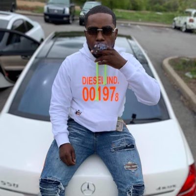 3LLK11TWIN's tweet photo. Love you cousin ♥️ we love you #NewProfilePic https://t.co/bh2JQPB3tC