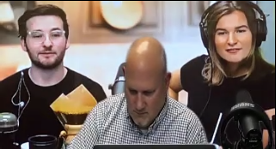 Itsjoesjoe's tweet photo. @josiahway attempting to act normal while attending another meeting with @hetma_org karaoke going on in the background #AVTweeps #HETMA20
Join now!
https://t.co/e150RfmkKr https://t.co/GjMxB108Pc