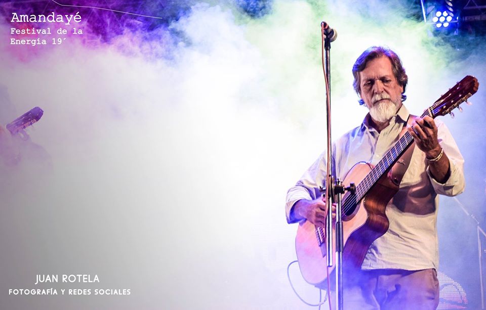 🎶🎤 <a href="/amandayeoficial/">Amandayé Oficial</a> prepara un espectáculo adaptado para las redes sociales. 🤳
La cita con los fanáticos del grupo y los devotos del culto a la música de la región, será el viernes 12 desde las 22. 🤳
Detalles en ►► bit.ly/3f9s9Q8