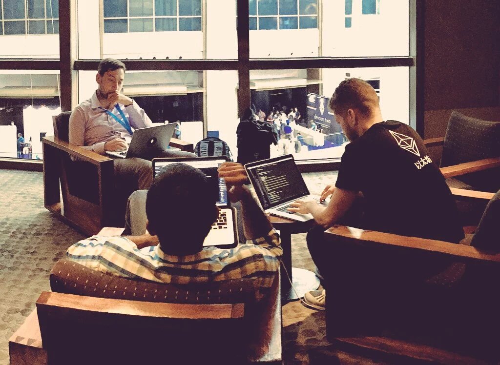 Eth_Dev_News's tweet image. 👨🏾‍💻2020 #EthDevNews Favs:
💥🦄🌈

💥@Mona_El_Isa 
☑️@melonprotocol 

💥@jutta_steiner
☑️@ParityTech @polkadotnetwork

💥@koeppelmann
☑️@gnosis @CirclesUBI

💥@kumavis_ 
☑️@metamask_io

💥@zeligf
☑️@ethswarm @ethersphere 

💥@nicksdjohnson
☑️@ensdomains

💥@terencechain
☑️@prylabs
