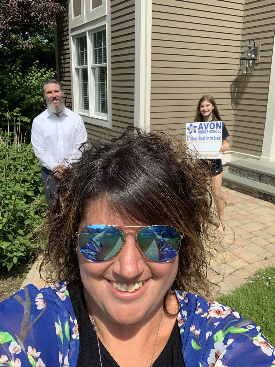 What a wonderful day connecting with students, families, and the local wildlife! #ThisIsAvon <a href="/DrBLHC/">AvonSuper</a> @MsWallaceAP <a href="/Dave_Kimball/">Dave Kimball</a>