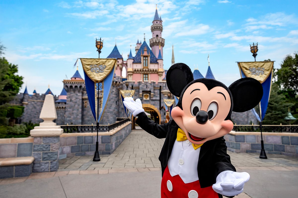 WaltDisneyCo's tweet photo. Disney Parks, Experiences and Products today announced proposed plans for a phased reopening of the @Disneyland Resort: https://t.co/g4HG6bq9gD https://t.co/gJQ9J9Tlx4