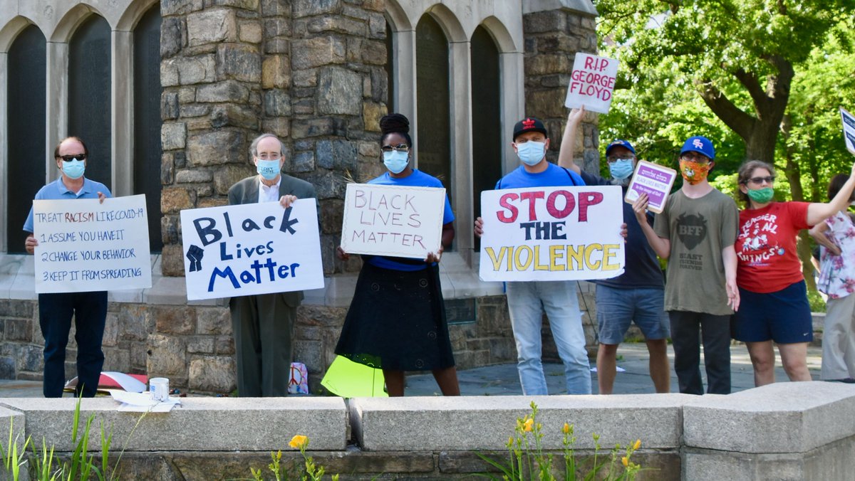 TeamEngel's tweet photo. Congressman Eliot Engel joined protestors at Bell Tower Park in the Northwest Bronx to have their voices be heard on racism, police violence, and #JusticeforGeorgeFloyd.
#NY16 #Bronx #Protestforequality https://t.co/40xAYJmJgj