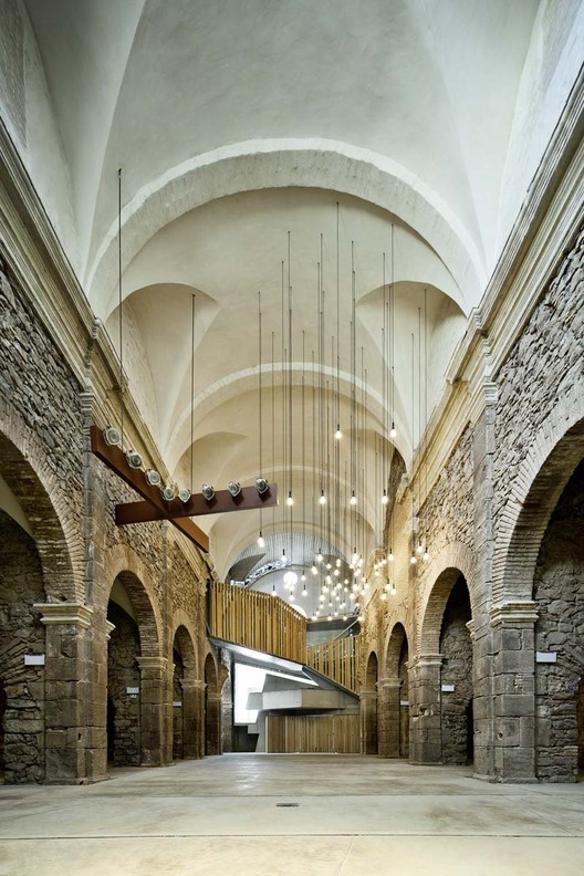 Speedmaster72's tweet photo. #JuevesDeArquitectura
David Closes rehabilitó en 2011 las ruinas del convento de Sant Francesc de Santpedor (del cuál sólo se conservaban los restos de su iglesia), edificio de principios del siglo XVIII, para convertirlo en un auditorio y en un equipamiento cultural polivalente. https://t.co/0bYftjpXgh