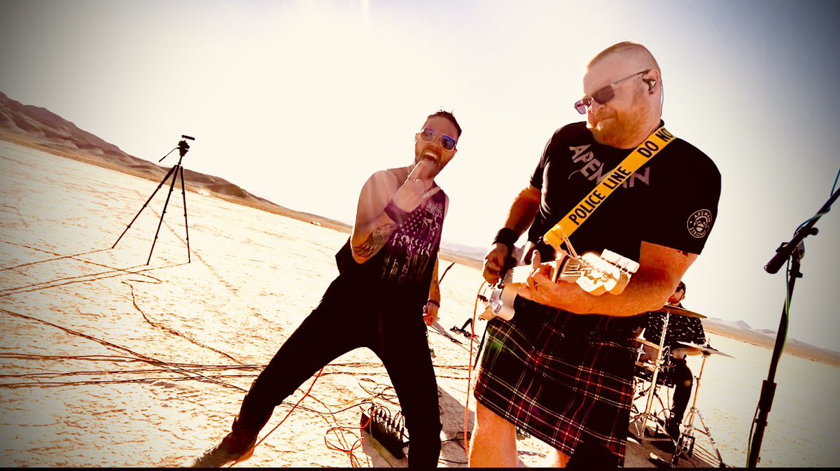 jaymzdenning's tweet photo. Desert shoot with the boys @TenorsOfRock @apemanstrong 
ROCK the RONA 3 coming soon 🤘 https://t.co/FTSrH8fsaX