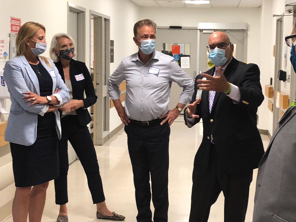 mariahornct's tweet image. Thanks @GovNedLamont for visiting Charlotte Hungerford Hospital with Rep Michelle Cook and me today, and to Dr Scalise for sharing medical expertise about fighting #COVID19 at #CHH, which now has no infected patients. #ListenToScience #Torrington