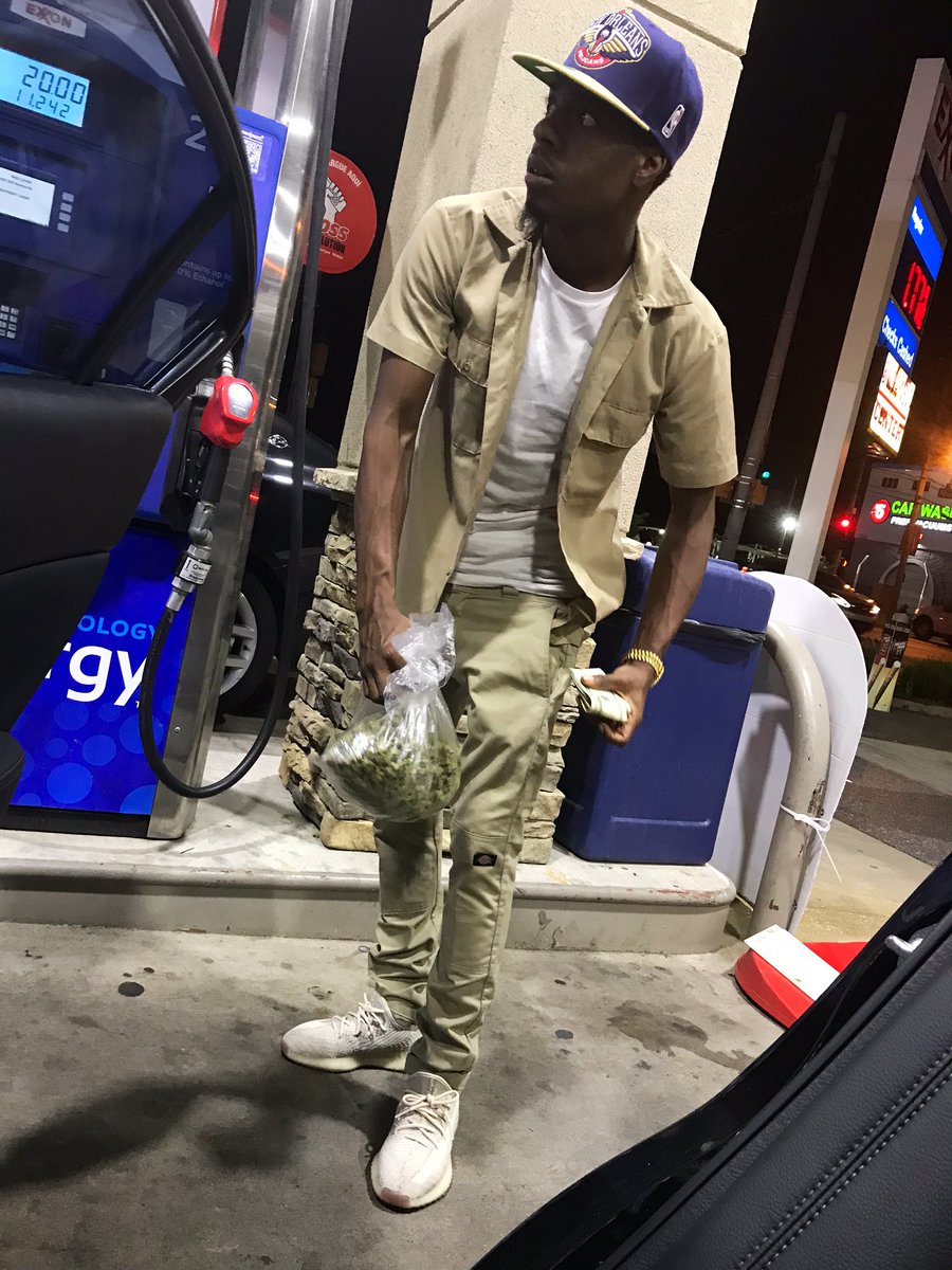 GsmBuck's tweet photo. We can argue bout the price 🤔 still making plays like I’m Phil Jackson 💨 https://t.co/H2Ld7IiTBX