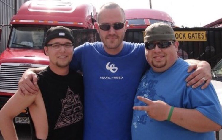 DanielMinnerick's tweet photo. Throwing it back to 2009 with @pnut before a @311 show in Columbus, OH.  Thanks to @311 for the countless memories and the community you have brought into my life. https://t.co/sZMSE9zBHV