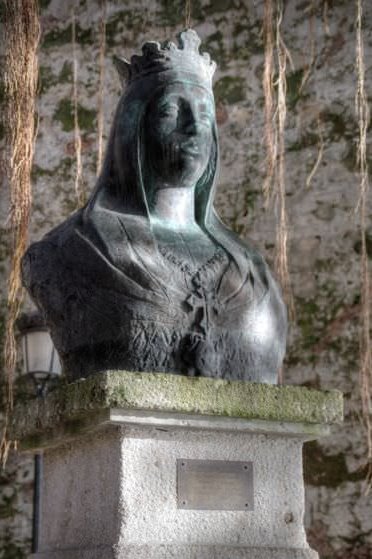 Isabel La Catolica en el Paseo de La Princesa, Viejo San Juan https://goo.gl/maps/VzYibTbYjVdQsoMd8