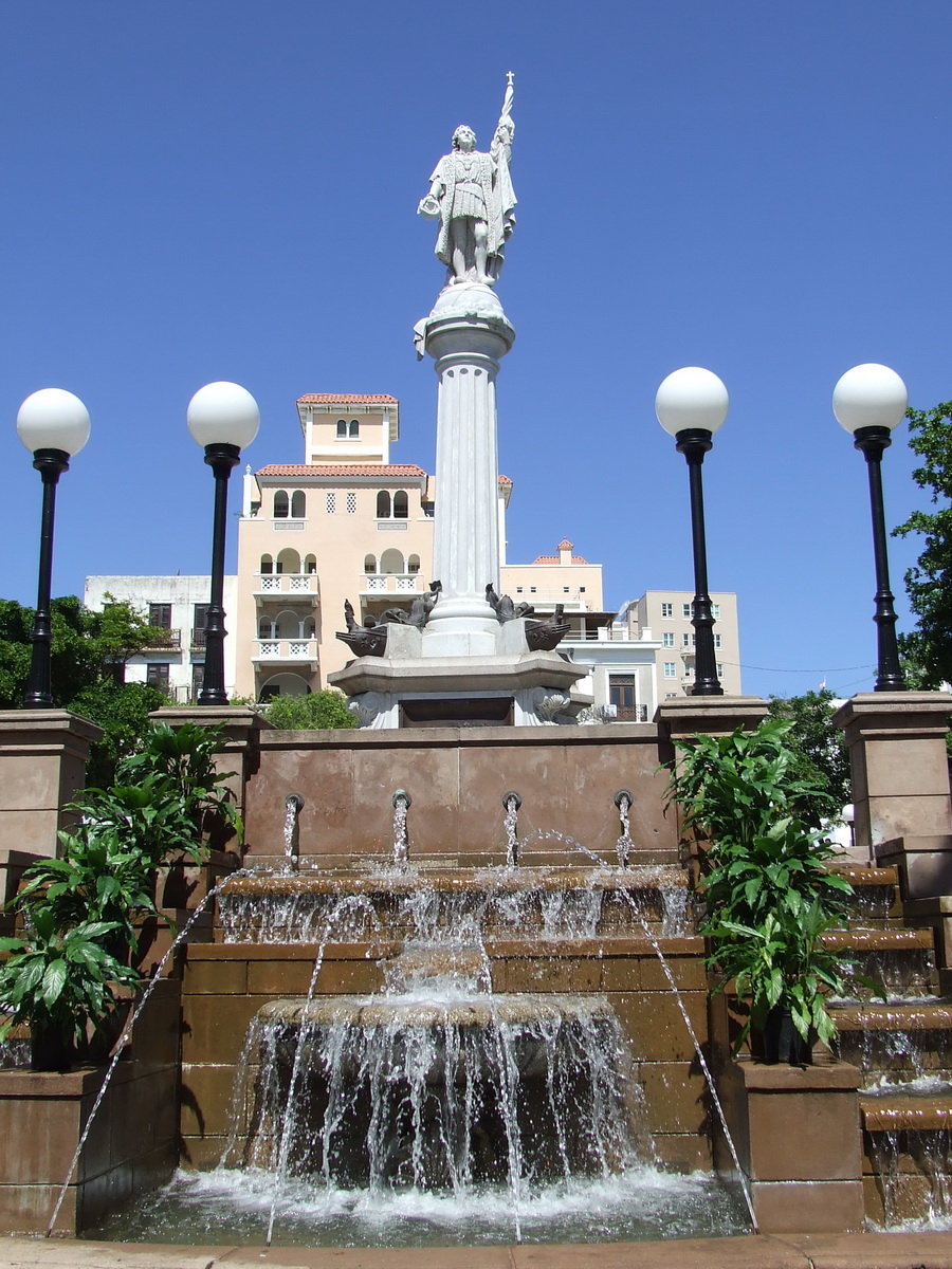 Cristobal Colon en la Plaza Colon, Viejo San Juan https://goo.gl/maps/8VJTWGA1s3jSpymm7