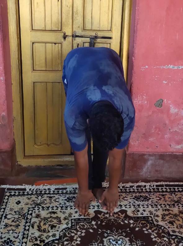 cscdmparesh's tweet photo. #CSCPeYoga @dintya15 @SwornaprabhaSi1 @ramakanta08 @OdishaSpv @cscspvdeogarh 

"Yoga Transform the person who sees" https://t.co/r2XQGlYv1v
