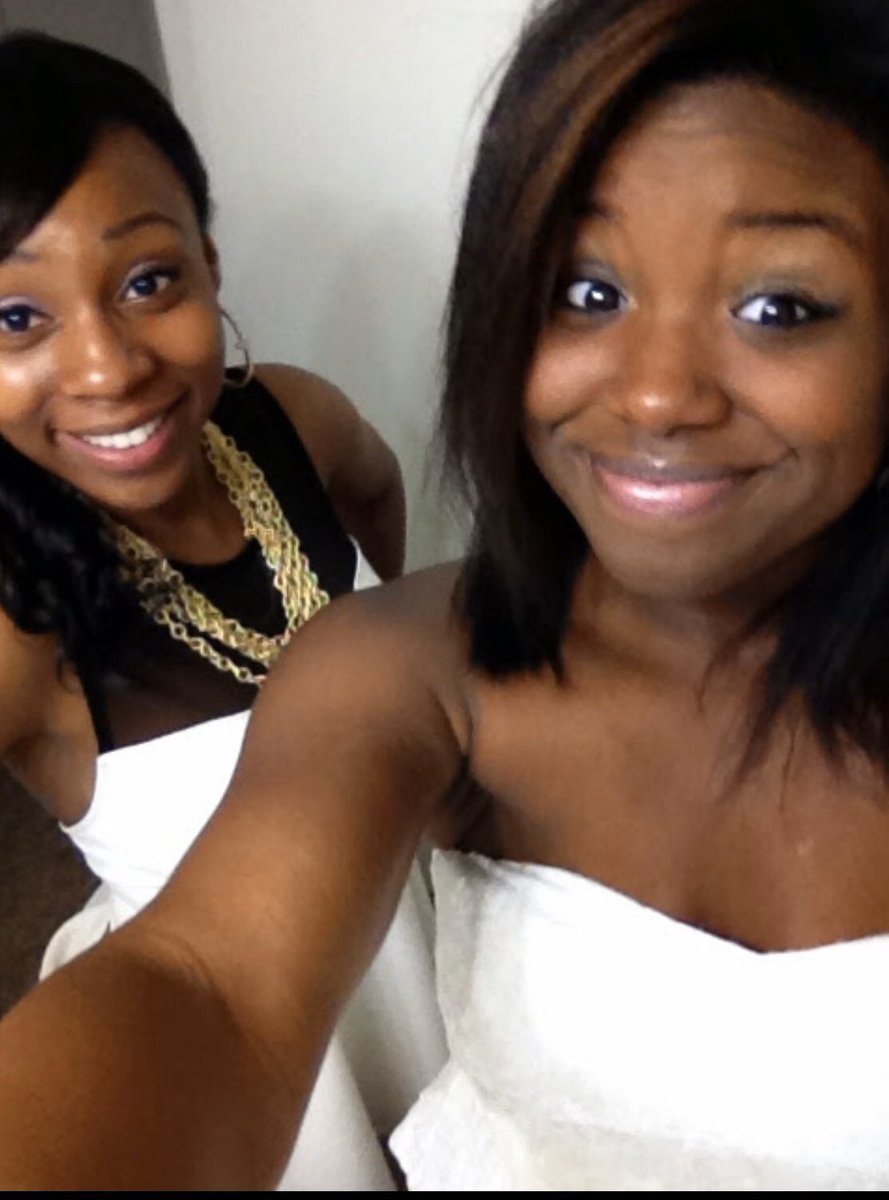 ImaniNiema's tweet photo. HS VS NOW #FriendsEdition 👑🌰 https://t.co/vpB5QgT4hM