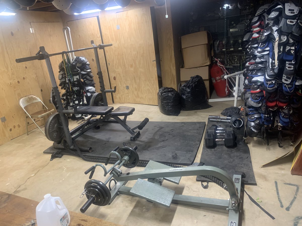 💪🏽💪🏽💪🏽 Addicted to building the gym up lol